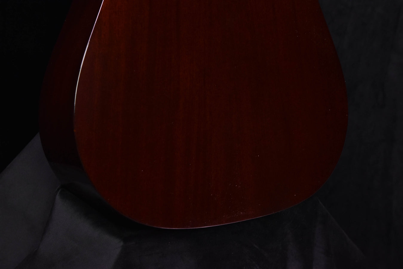D-40 dreadnought guitar soundboard with natural wood finish and sound hole area