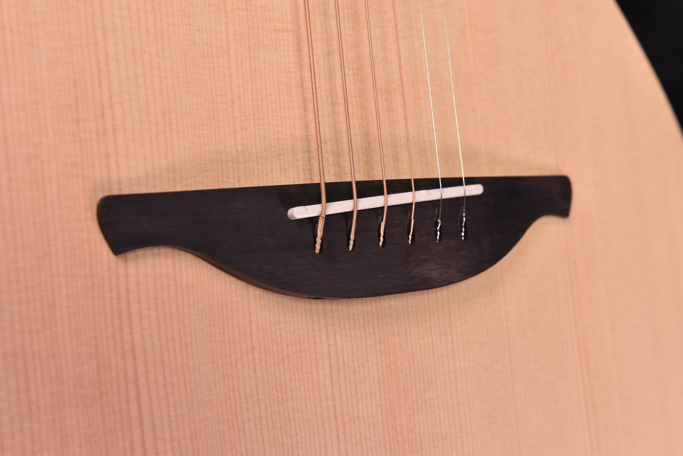 Sheeran Tour Edition W Body Size Sitka Spruce/ Indian Rosewood LR Baggs EAS VTC Pickup