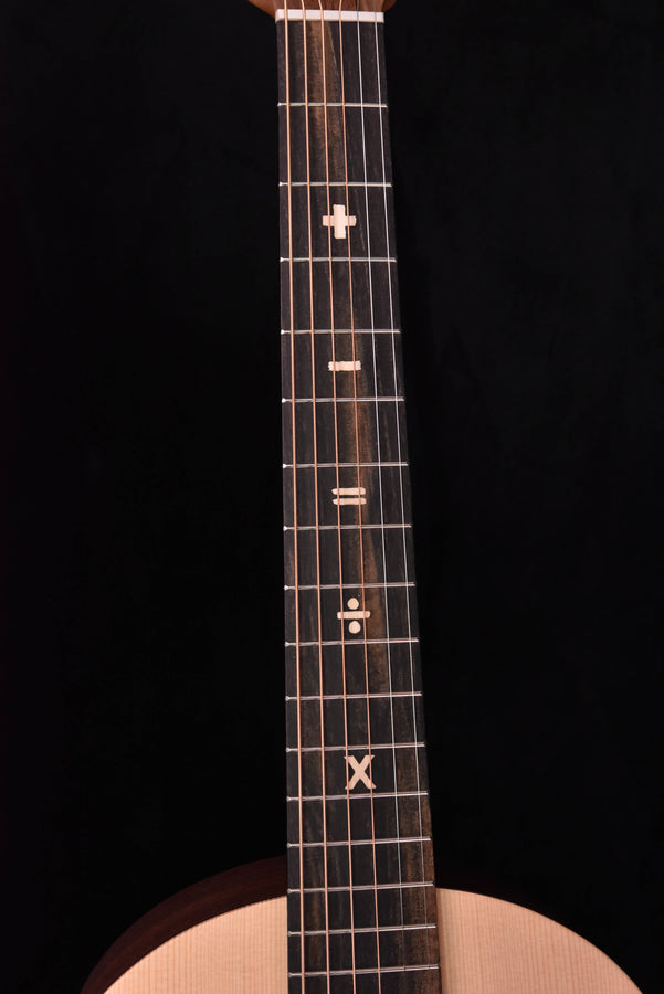 Sheeran Tour Edition W Body Size Sitka Spruce/ Indian Rosewood LR Baggs EAS VTC Pickup