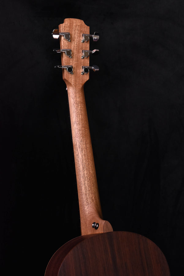 Sheeran Tour Edition W Body Size Sitka Spruce/ Indian Rosewood LR Baggs EAS VTC Pickup