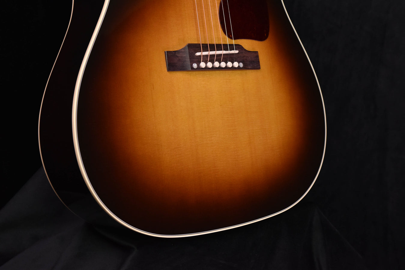 Gibson J-45 Standard Vintage Sunburst