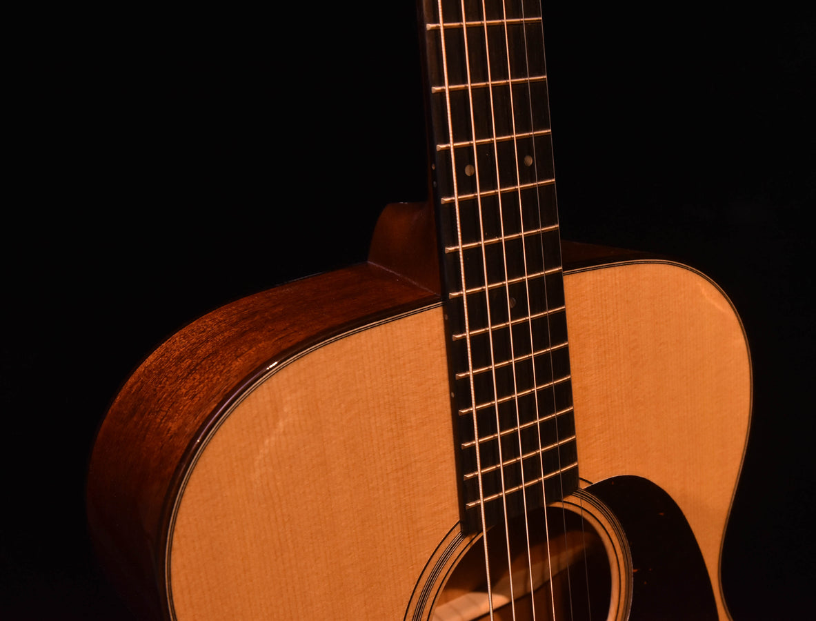 Martin 000-18 Modern Deluxe Acoustic Guitar