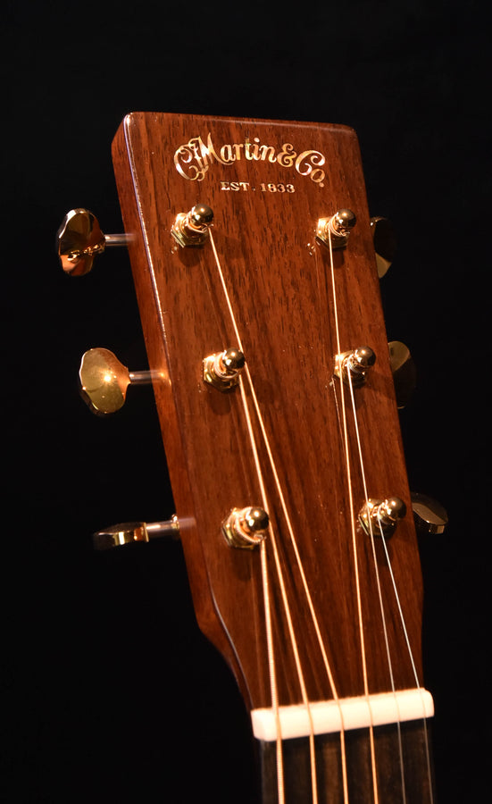 Martin 000-18 Modern Deluxe Acoustic Guitar