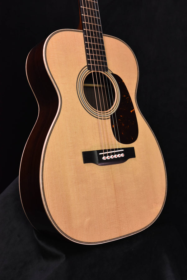Martin 00-28 Modern deluxe Acoustic Guitar