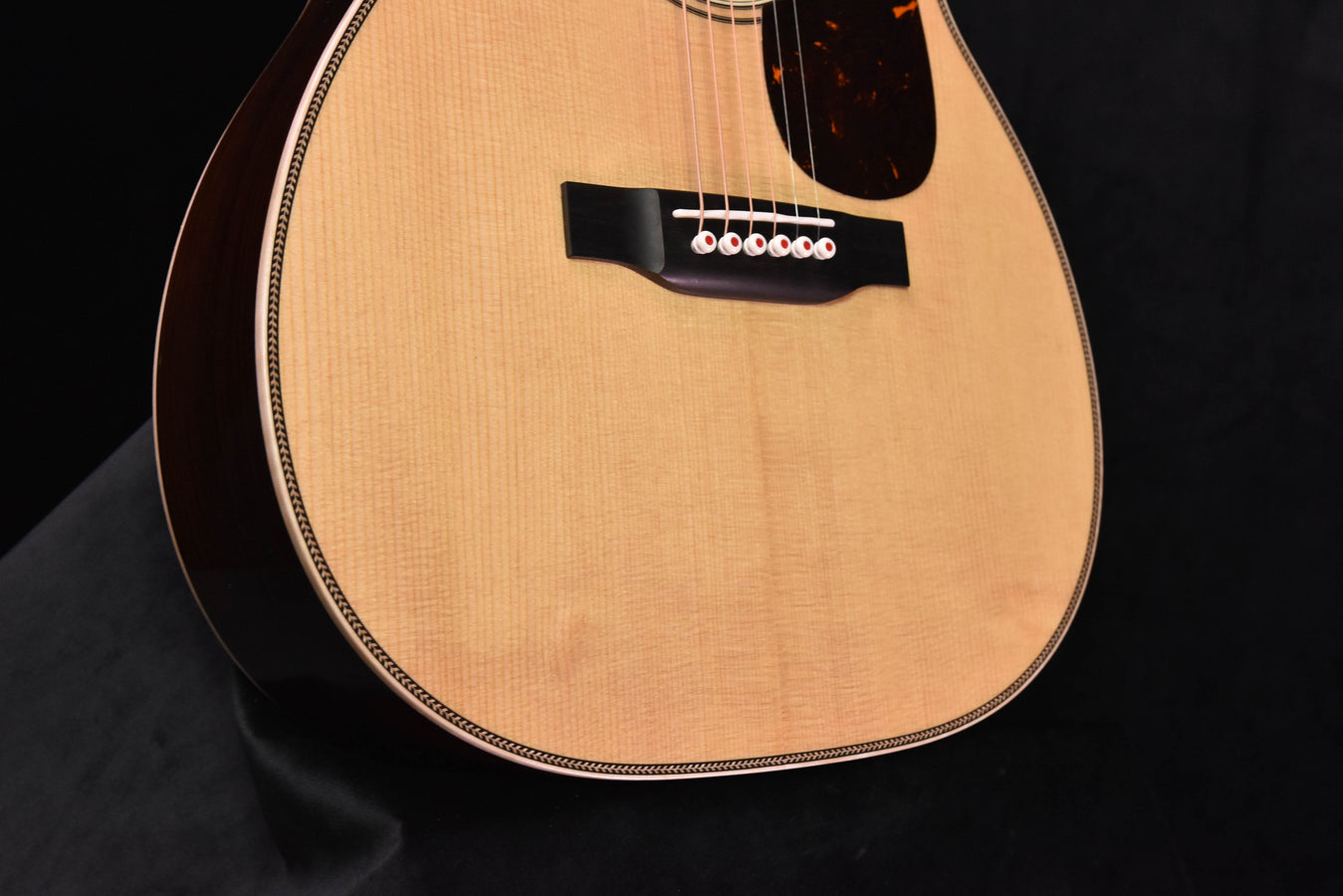 Martin 00-28 Modern deluxe Acoustic Guitar