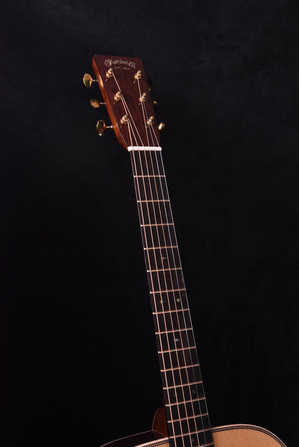 Martin 00-28 Modern deluxe Acoustic Guitar