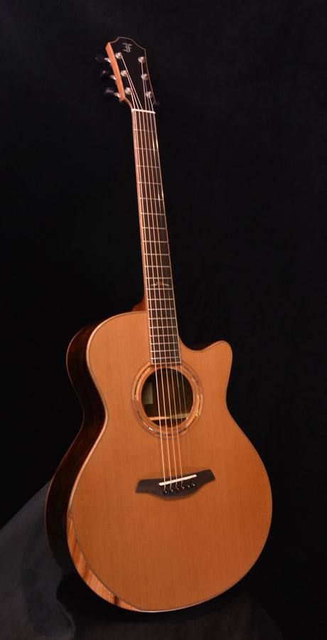 Furch Rainbow Grand Auditorium Cutaway Cedar/Cocobolo Bevel Duo