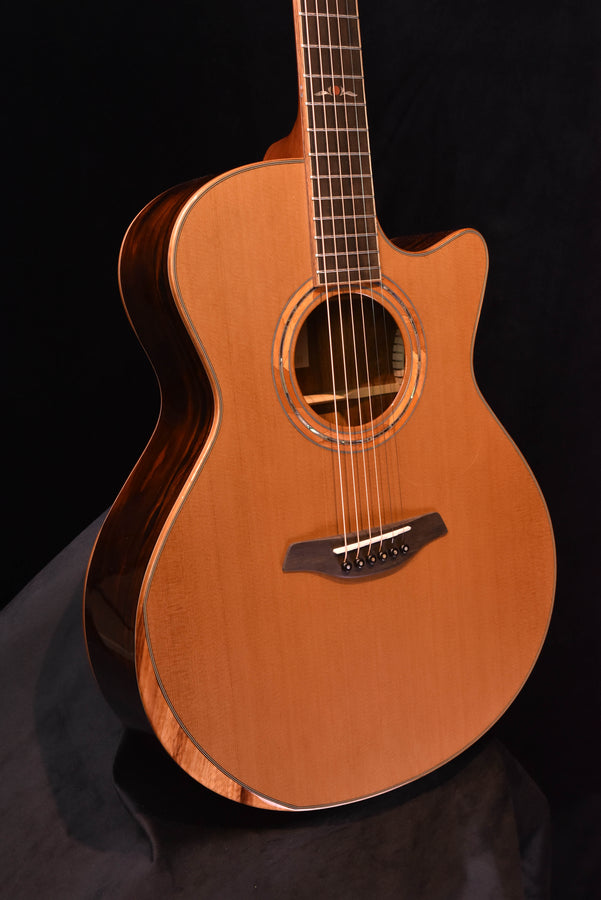 Furch Rainbow Grand Auditorium Cutaway Cedar/Cocobolo Bevel Duo