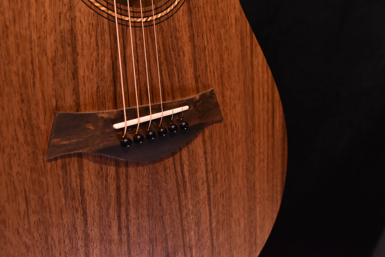 Taylor Academy 22E Acoustic-Electric  Guitar Layered Walnut