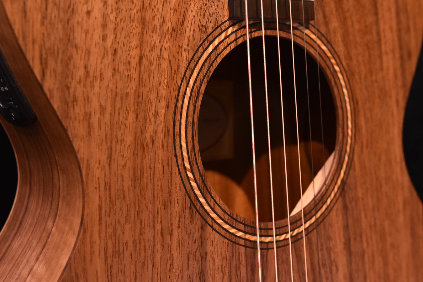 Taylor Academy 22E Acoustic-Electric  Guitar Layered Walnut