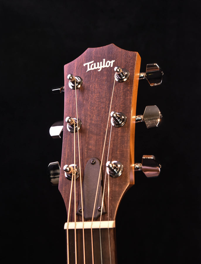 Taylor Academy 22E Acoustic-Electric  Guitar Layered Walnut