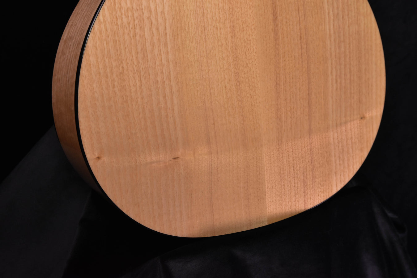 Taylor 424CE LTD all Urban Ash "Black and white" Fall Limited Edition Acoustic Electric Guitar