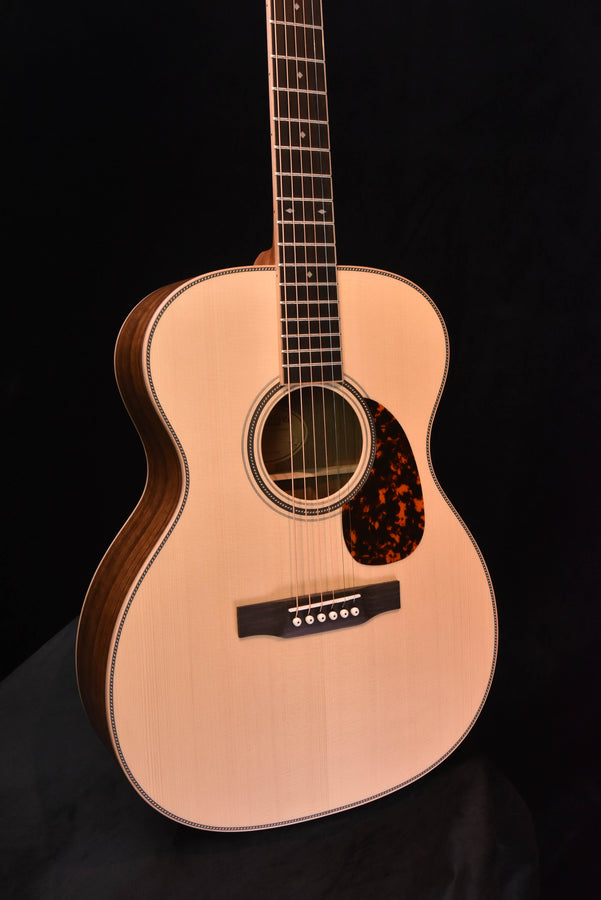 Larrivee OM-40 Shedua (Ovangkol) Special Edition!