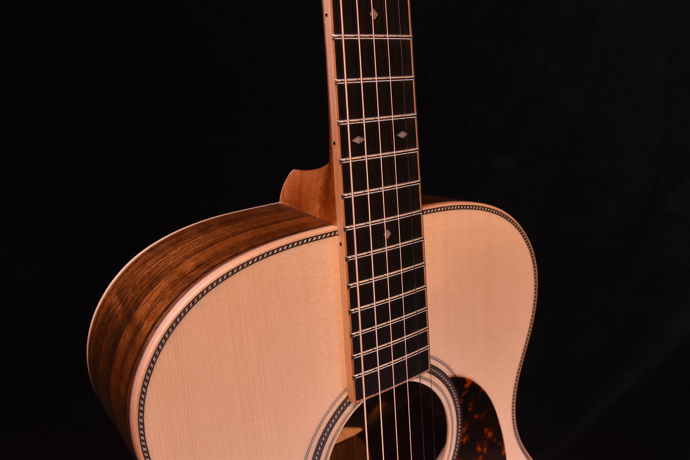 Larrivee OM-40 Shedua (Ovangkol) Special Edition!