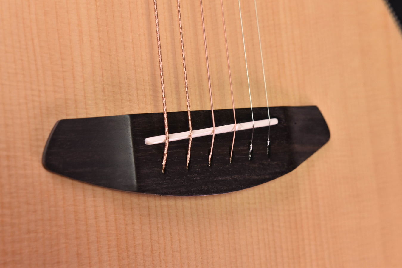 Breedlove Oregon Concert CE Sitka/ Myrtlewood Cutaway Acoustic Electric Guitar