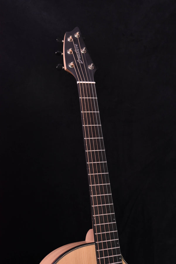 Breedlove Oregon Concert CE Sitka/ Myrtlewood Cutaway Acoustic Electric Guitar