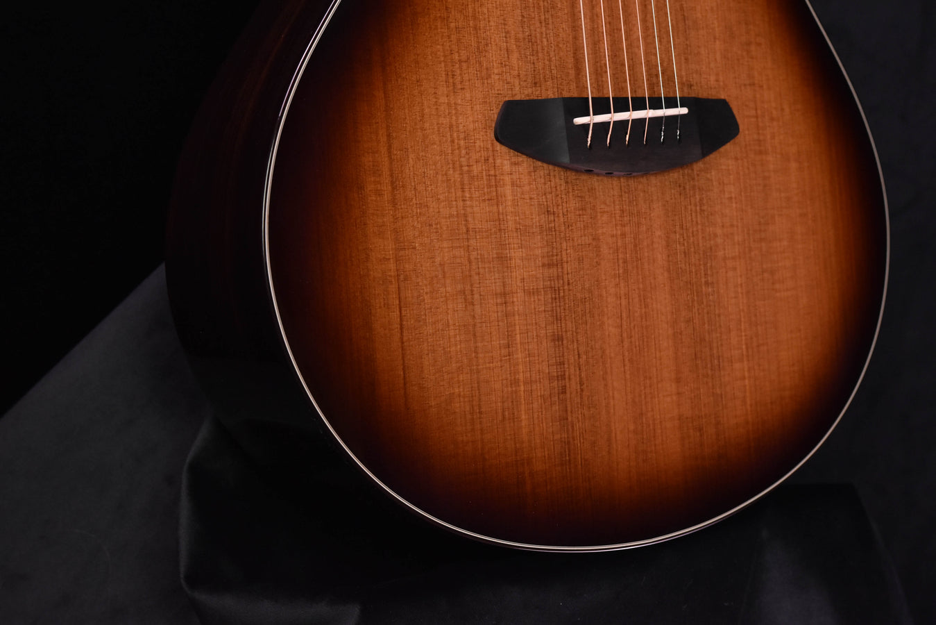 Breedlove Premier Concert Edgeburst CE Redwood/EI Rosewood Cutaway Acoustic Electric Guitar