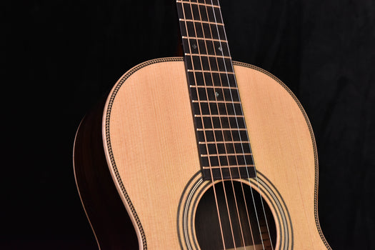 martin 012-28 modern deluxe 12 fret 0 size acoustic guitar