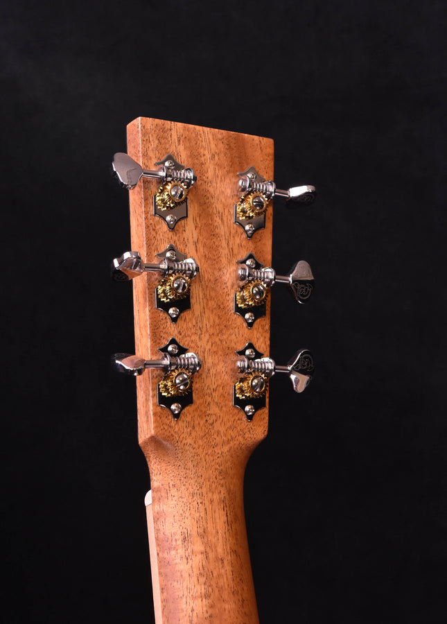 Larrivee D-40 Ovangkol (Shedua)/ Romanian Spruce Special Dreadnought Guitar