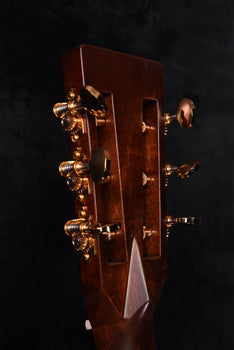 martin 012-28 modern deluxe 12 fret 0 size acoustic guitar