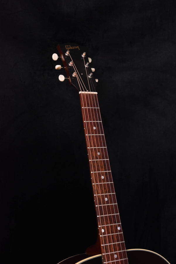 Gibson 50's J-45 Original Slope Shoulder Dreadnought guitar Vintage Sunburst Finish