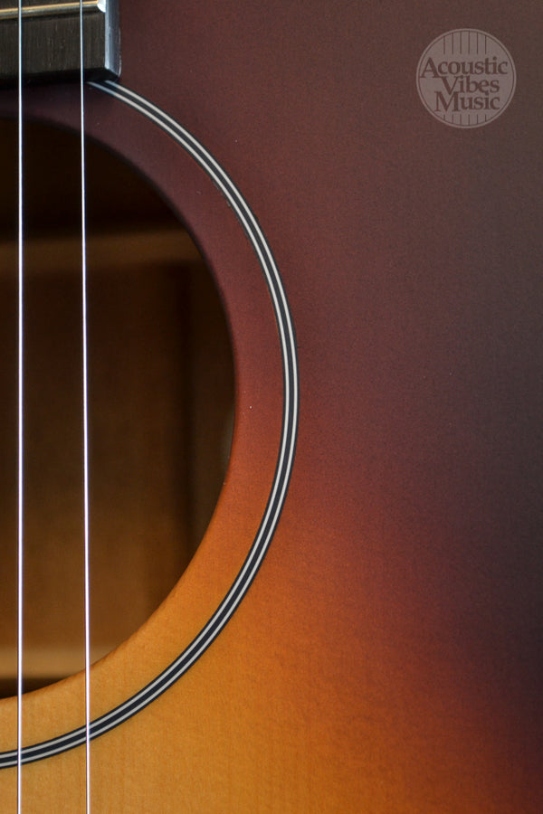 Breedlove USA Concert Moon Light E Sitka and Mahogany