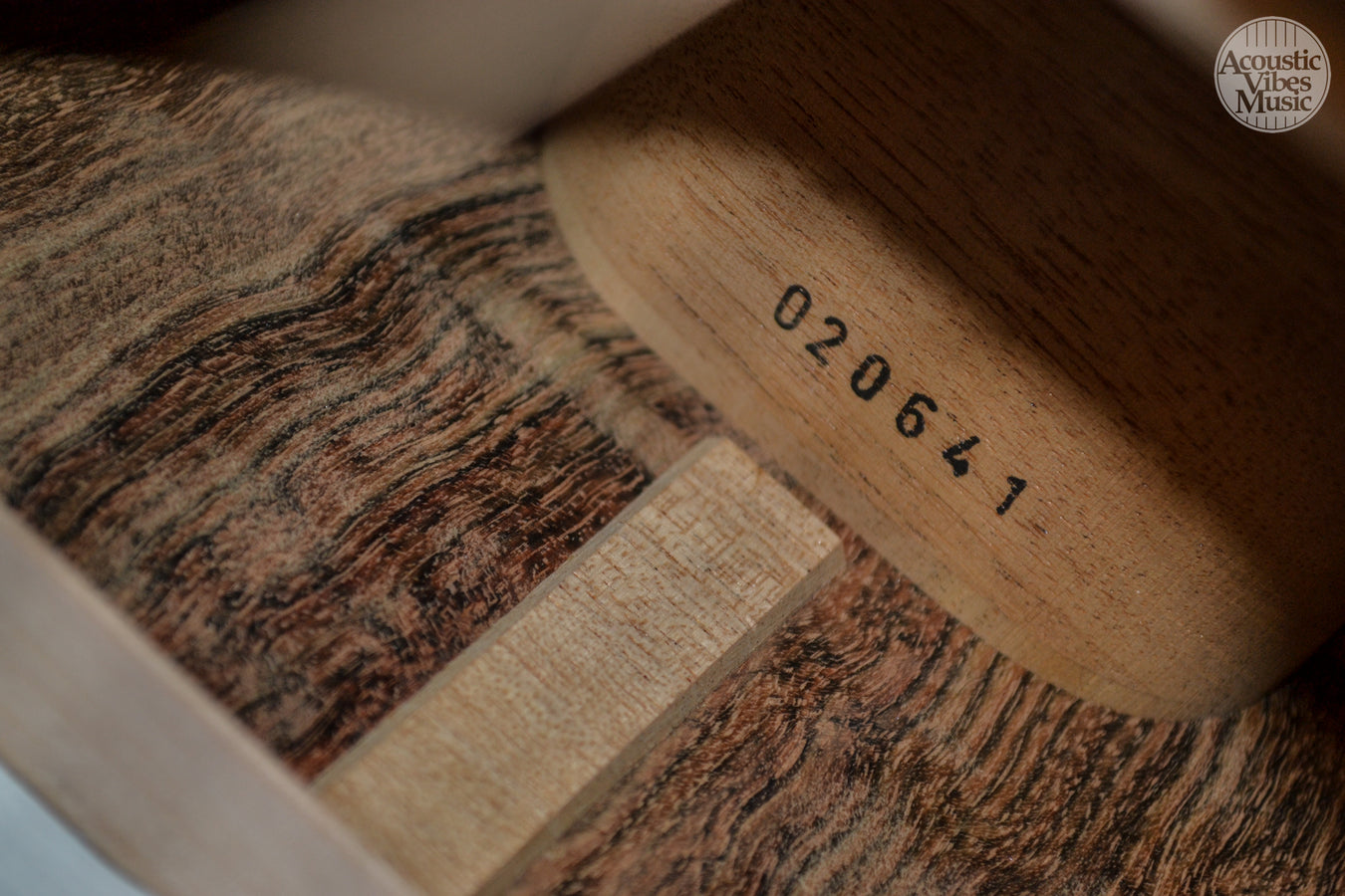 Lowden F50 Chechen / Sinker Redwood / Koa Binding