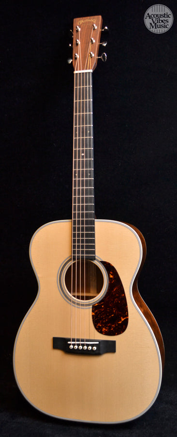 Martin Custom Shop 00-14 Fret Size Quilt Mahogany / Swiss Alpine Spruce