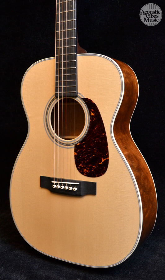 Martin Custom Shop 00-14 Fret Size Quilt Mahogany / Swiss Alpine Spruce