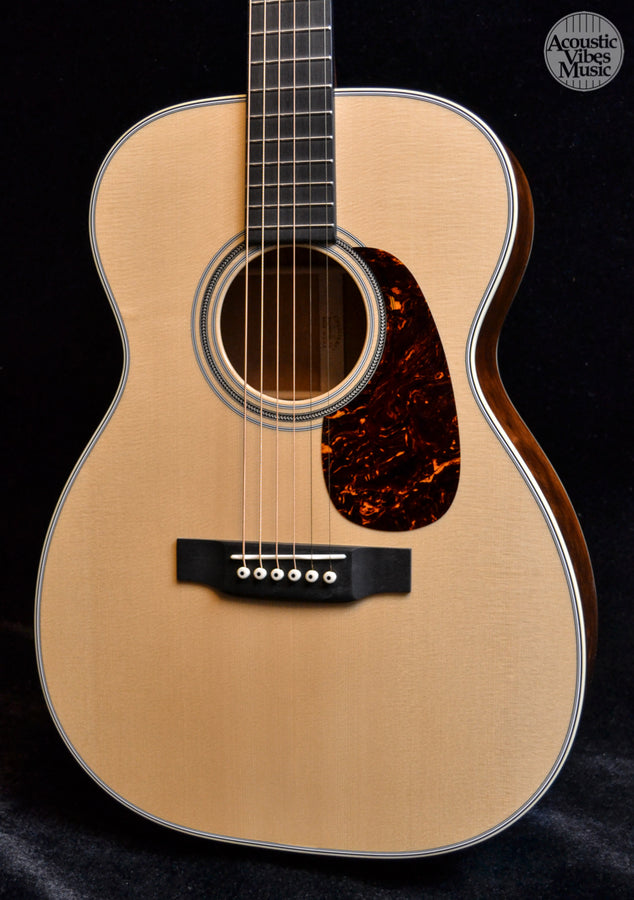 Martin Custom Shop 00-14 Fret Size Quilt Mahogany / Swiss Alpine Spruce