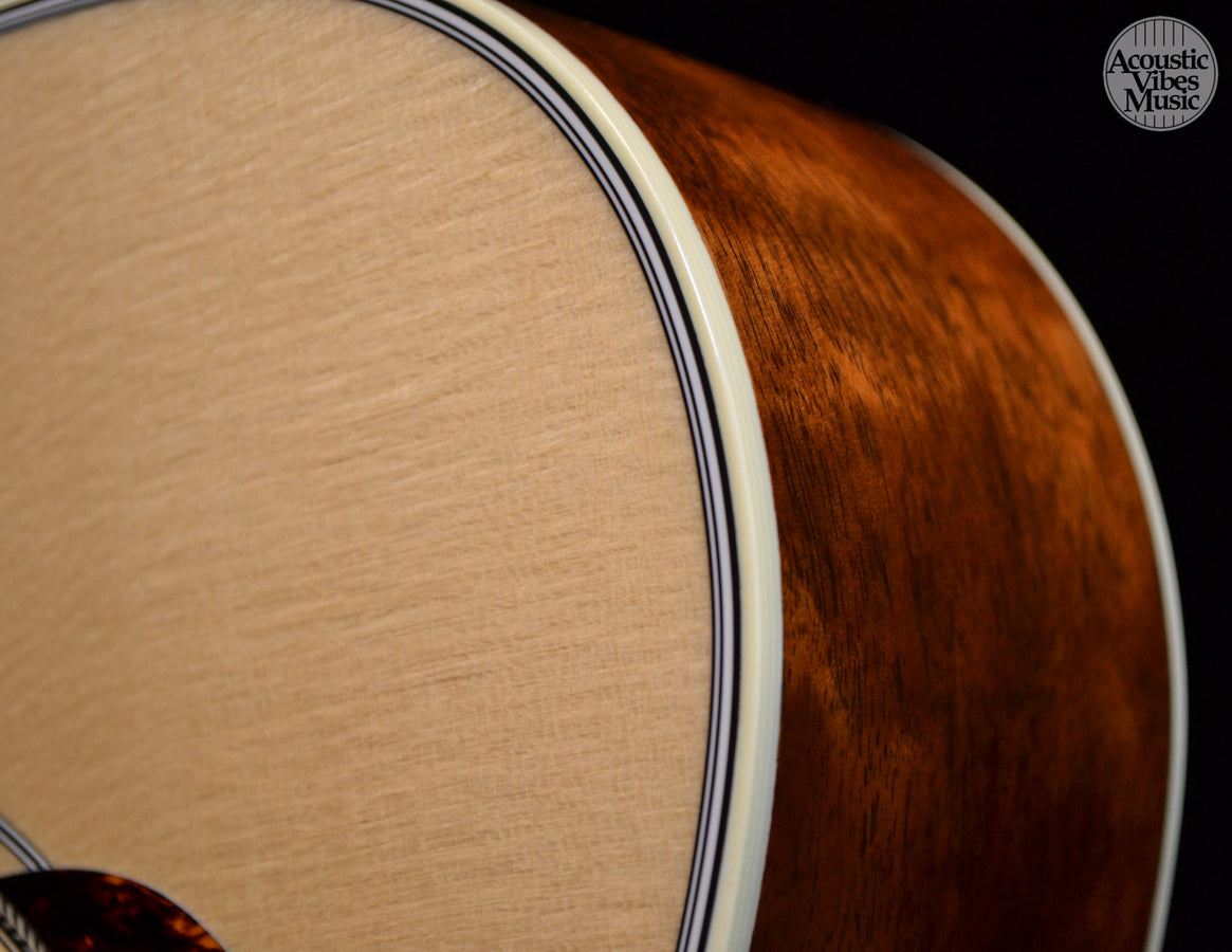 Martin Custom Shop 00-14 Fret Size Quilt Mahogany / Swiss Alpine Spruce