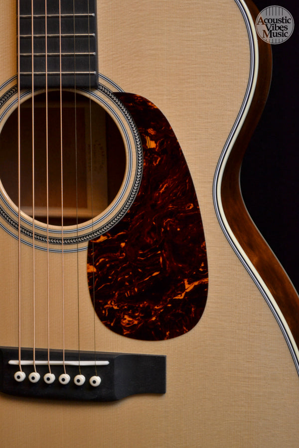 Martin Custom Shop 00-14 Fret Size Quilt Mahogany / Swiss Alpine Spruce