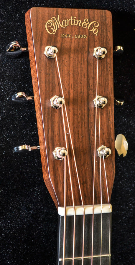 Martin Custom Shop 00-14 Fret Size Quilt Mahogany / Swiss Alpine Spruce