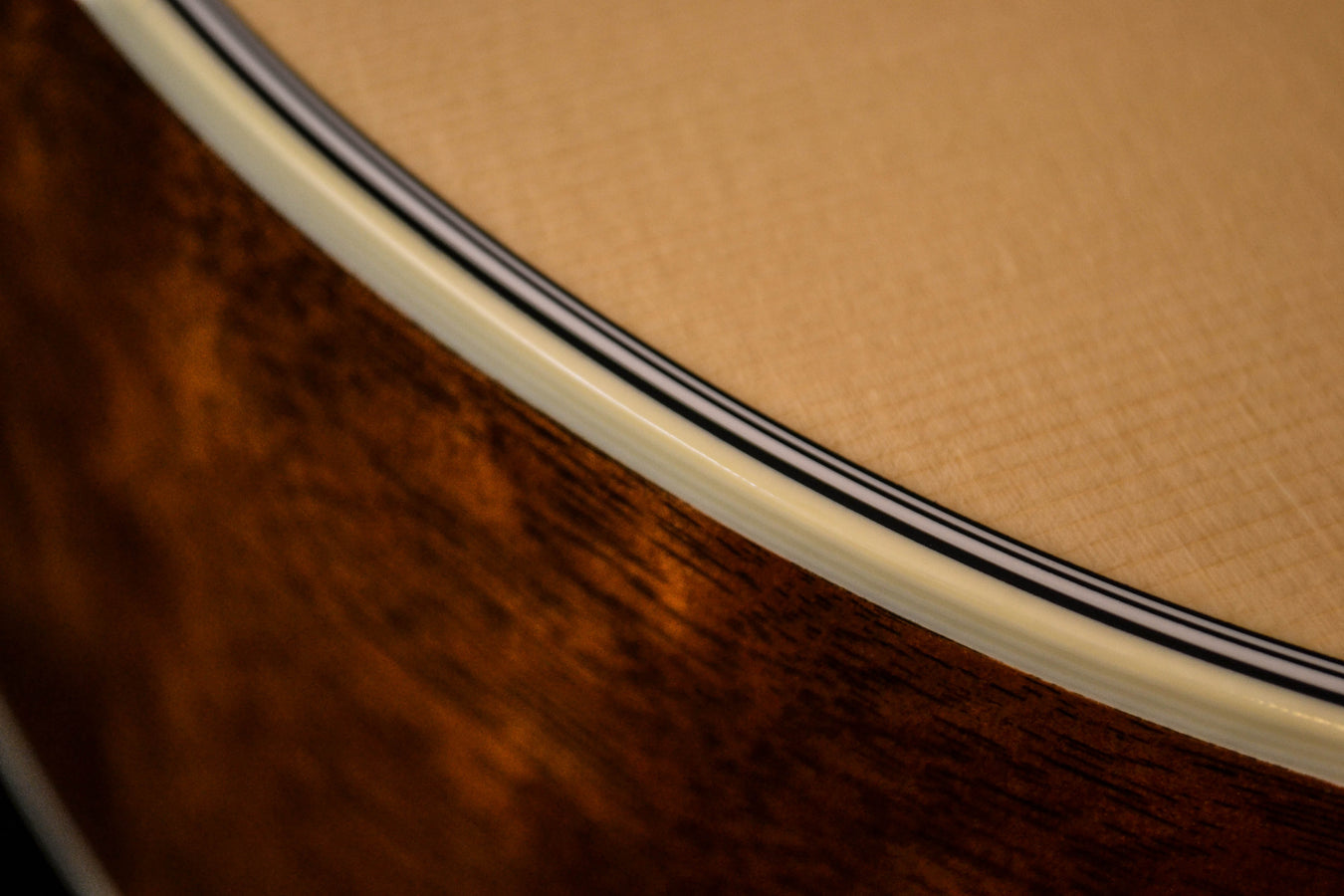 Martin Custom Shop 00-14 Fret Size Quilt Mahogany / Swiss Alpine Spruce